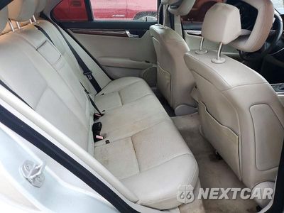 Zdjęcie 10 z 13 samochodu: 2011 MERCEDES-BENZ C 300 VIN:WDDGF5EB2BA471011 - miniatura