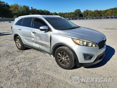 Czwarte zdjęcie samochodu z boku: 2018 KIA SORENTO LX VIN:5XYPG4A38JG357173 - miniatura