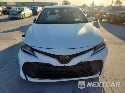 Piąte zdjęcie samochodu w środku: 2019 TOYOTA CAMRY LE VIN:4T1B11HK5KU190399 - miniatura