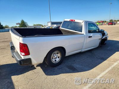 Trzecie zdjęcie samochodu z tyłu: 2018 RAM 1500 ST VIN:3C6JR6DT4JG210039 - miniatura