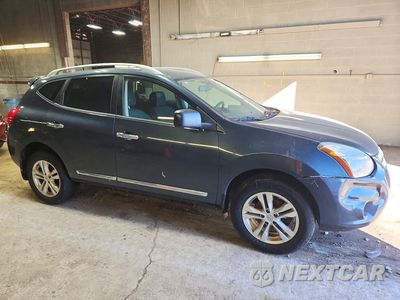 Czwarte zdjęcie samochodu z boku: 2015 NISSAN ROGUE SELECT S VIN:JN8AS5MV5FW262592 - miniatura