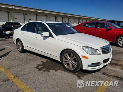 Czwarte zdjęcie samochodu z boku: 2013 MERCEDES-BENZ C 300 4MATIC VIN:WDDGF8AB6DG130704 - miniatura