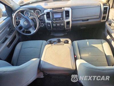 Zdjęcie 8 z 12 samochodu: 2016 RAM 2500 SLT VIN:3C6TR5DT8GG138886 - miniatura