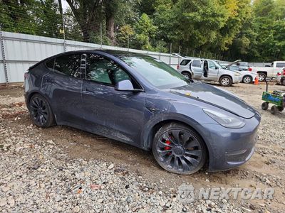 Czwarte zdjęcie samochodu z boku: 2023 TESLA MODEL Y VIN:7SAYGDEF1PF751481 - miniatura