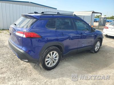 Trzecie zdjęcie samochodu z tyłu: 2025 TOYOTA COROLLA CROSS LE VIN:7MUCAAAG3SV128184 - miniatura