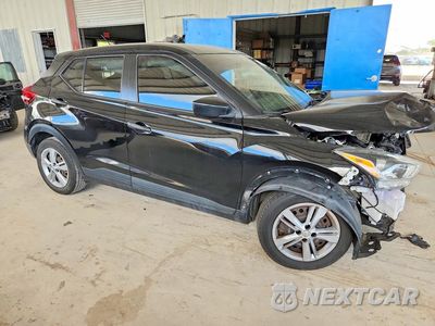 Czwarte zdjęcie samochodu z boku: 2020 NISSAN KICKS S VIN:3N1CP5BV6LL492235 - miniatura