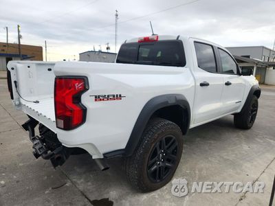Trzecie zdjęcie samochodu z tyłu: 2024 CHEVROLET COLORADO TRAIL BOSS VIN:1GCPTEEKXR1321385 - miniatura