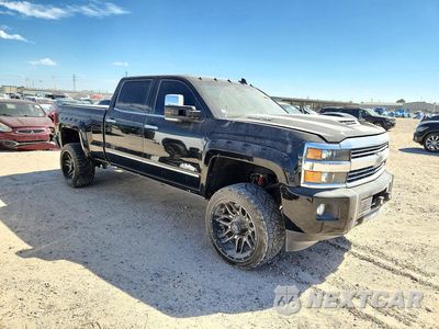 Czwarte zdjęcie samochodu z boku: 2018 CHEVROLET SILVERADO K2500 HIGH COUNTRY VIN:1GC1KXEY6JF102200 - miniatura