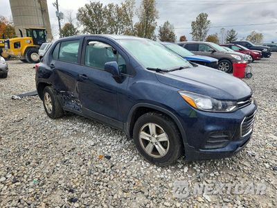 Czwarte zdjęcie samochodu z boku: 2018 CHEVROLET TRAX LS VIN:3GNCJNSB3JL346044 - miniatura