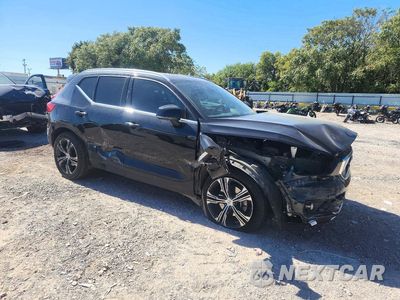 Czwarte zdjęcie samochodu z boku: 2019 VOLVO XC40 T5 INSCRIPTION VIN:YV4162ULXK2120296 - miniatura