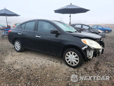 Czwarte zdjęcie samochodu z boku: 2012 NISSAN VERSA 1.6 S VIN:3N1CN7AP0CL803632 - miniatura