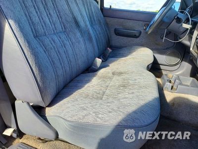 Zdjęcie 10 z 12 samochodu: 1999 TOYOTA TACOMA BASE VIN:4TANL42N1XZ491239 - miniatura