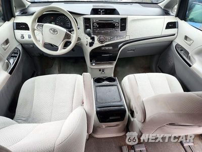 Zdjęcie 8 z 14 samochodu: 2013 TOYOTA SIENNA LE VIN:5TDKK3DC8DS342470 - miniatura