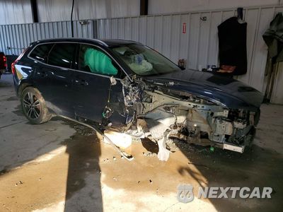 Czwarte zdjęcie samochodu z boku: 2018 VOLVO XC60 T5 MOMENTUM VIN:YV4102RK7J1035681 - miniatura