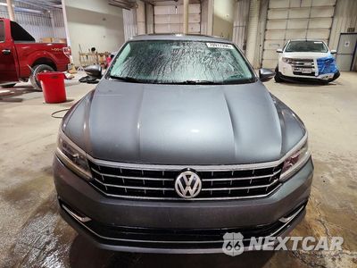 Piąte zdjęcie samochodu w środku: 2016 VOLKSWAGEN PASSAT SE VIN:1VWBS7A36GC055725 - miniatura