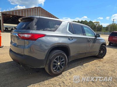 Trzecie zdjęcie samochodu z tyłu: 2020 CHEVROLET TRAVERSE LS VIN:1GNERFKW0LJ252501 - miniatura