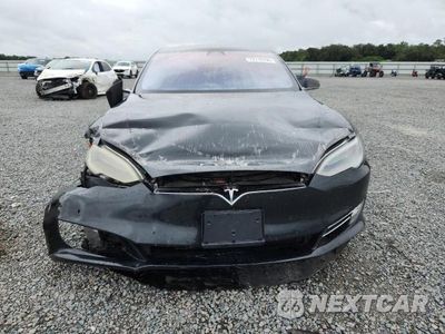 Piąte zdjęcie samochodu w środku: 2018 TESLA MODEL S VIN:5YJSA1E2XJF248734 - miniatura