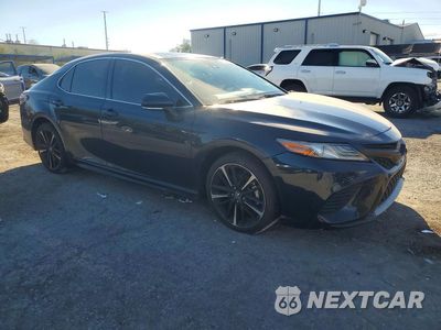 Czwarte zdjęcie samochodu z boku: 2019 TOYOTA CAMRY XSE VIN:4T1B61HK9KU721055 - miniatura