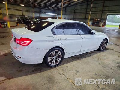 Trzecie zdjęcie samochodu z tyłu: 2016 BMW 328 I SULEV VIN:WBA8E9G59GNT43586 - miniatura