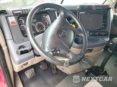 Zdjęcie 8 z 14 samochodu: 2015 FREIGHTLINER CASCADIA SEMI TRUCK VIN:3AKJGLD51FSGB6266 - miniatura