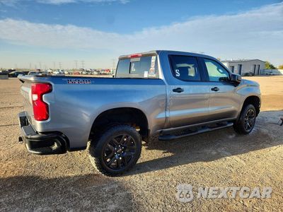 Trzecie zdjęcie samochodu z tyłu: 2021 CHEVROLET SILVERADO K1500 LT TRAIL BOSS VIN:1GCPYFED1MZ223431 - miniatura