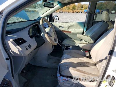 Zdjęcie 7 z 13 samochodu: 2012 TOYOTA SIENNA XLE 8-PASSENGER VIN:5TDYK3DC3CS270652 - miniatura