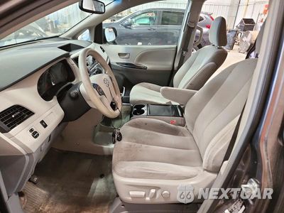 Zdjęcie 7 z 13 samochodu: 2014 TOYOTA SIENNA LE VIN:5TDKK3DC3ES438332 - miniatura