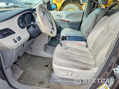 Zdjęcie 7 z 13 samochodu: 2013 TOYOTA SIENNA XLE 8-PASSENGER VIN:5TDYK3DC6DS404894 - miniatura