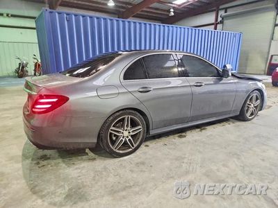 Trzecie zdjęcie samochodu z tyłu: 2017 MERCEDES-BENZ E 300 VIN:WDDZF4JB7HA105286 - miniatura