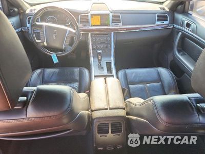 Zdjęcie 8 z 12 samochodu: 2009 LINCOLN MKS VIN:1LNHM93R79G605784 - miniatura