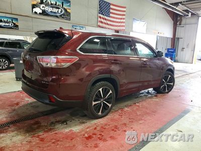 Trzecie zdjęcie samochodu z tyłu: 2016 TOYOTA HIGHLANDER XLE VIN:5TDJKRFHXGS312155 - miniatura