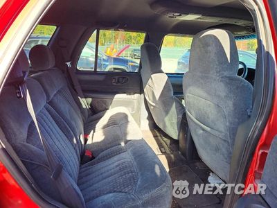 Zdjęcie 10 z 13 samochodu: 2000 CHEVROLET BLAZER VIN:1GNDT13W5Y2287034 - miniatura