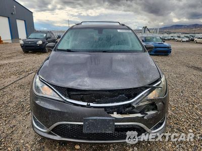 Piąte zdjęcie samochodu w środku: 2019 CHRYSLER PACIFICA TOURING L VIN:2C4RC1BG7KR506853 - miniatura