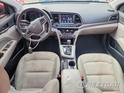 Zdjęcie 10 z 15 samochodu: 2017 HYUNDAI ELANTRA SE VIN:5NPD84LFXHH063123 - miniatura