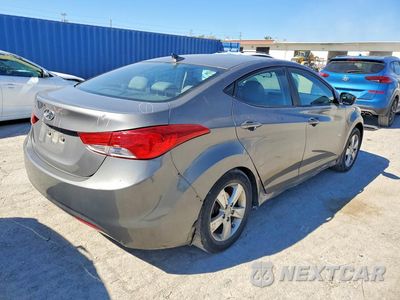 Trzecie zdjęcie samochodu z tyłu: 2013 HYUNDAI ELANTRA GLS VIN:5NPDH4AE0DH172758 - miniatura