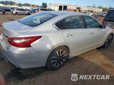 Trzecie zdjęcie samochodu z tyłu: 2018 NISSAN ALTIMA 2.5 SV VIN:1N4AL3AP5JC263650 - miniatura