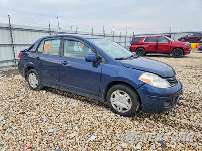 Czwarte zdjęcie samochodu z boku: 2010 NISSAN VERSA 1.8 S VIN:3N1BC1AP8AL422655 - miniatura