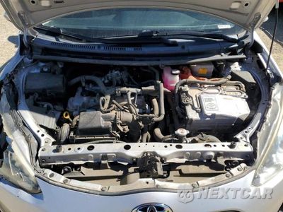 Zdjęcie 11 z 12 samochodu: 2017 TOYOTA PRIUS C TWO VIN:JTDKDTB34H1596189 - miniatura