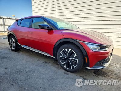 Czwarte zdjęcie samochodu z boku: 2023 KIA EV6 WIND VIN:KNDC34LA8P5602755 - miniatura