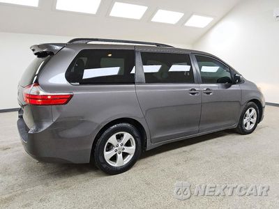 Trzecie zdjęcie samochodu z tyłu: 2015 TOYOTA SIENNA LE VIN:5TDKK3DC1FS577974 - miniatura