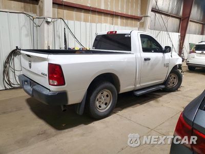 Trzecie zdjęcie samochodu z tyłu: 2022 RAM 1500 CLASSIC TRADESMAN VIN:3C6JR7AG0NG173543 - miniatura