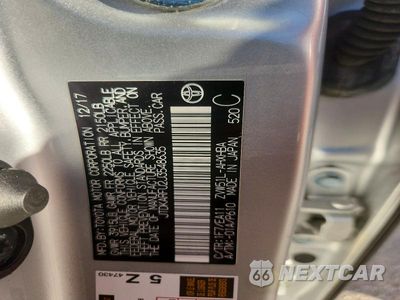Zdjęcie 12 z 12 samochodu: 2018 TOYOTA PRIUS THREE TOURING VIN:JTDKARFU2J3548635 - miniatura