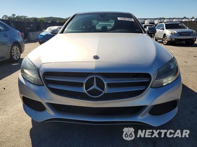 Piąte zdjęcie samochodu w środku: 2018 MERCEDES-BENZ C 300 VIN:55SWF4JB2JU279789 - miniatura