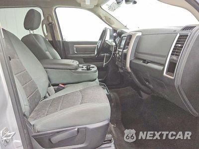 Zdjęcie 13 z 13 samochodu: 2015 RAM 3500 SLT VIN:3C63RRHL6FG579688 - miniatura