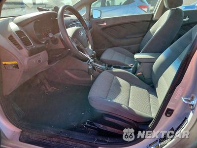 Zdjęcie 7 z 12 samochodu: 2017 KIA FORTE LX VIN:3KPFK4A72HE045404 - miniatura