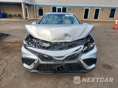 Piąte zdjęcie samochodu w środku: 2022 TOYOTA CAMRY HYBRID SE VIN:4T1G31AK1NU592810 - miniatura