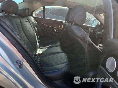 Zdjęcie 10 z 12 samochodu: 2017 MERCEDES-BENZ E 300 4MATIC VIN:WDDZF4KB1HA126729 - miniatura