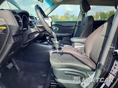 Zdjęcie 7 z 12 samochodu: 2016 KIA SOUL BASE VIN:KNDJN2A21G7403911 - miniatura