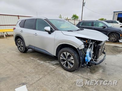 Czwarte zdjęcie samochodu z boku: 2022 NISSAN ROGUE SV VIN:5N1BT3BB0NC697414 - miniatura