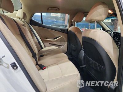 Zdjęcie 10 z 12 samochodu: 2013 KIA OPTIMA LX VIN:KNAGM4A72D5351746 - miniatura